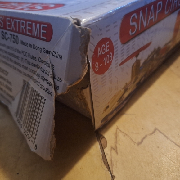 Snap Circuits Extreme Electronics Kit - Picture 6 of 7